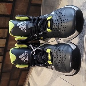 Adidas midtop 1.5 kids basketball shoes black w neon green details